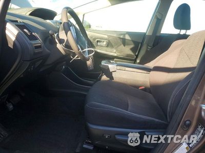 Zdjęcie 7 z 13 samochodu: 2016 TOYOTA PRIUS V THREE VIN:JTDZN3EU1GJ049718 - miniatura