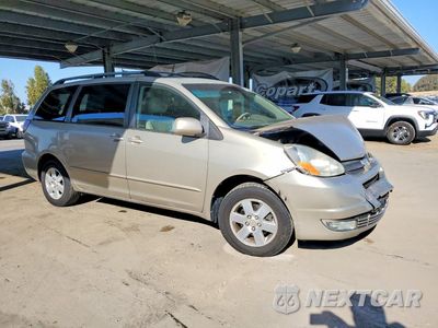 Czwarte zdjęcie samochodu z boku: 2004 TOYOTA SIENNA XLE 7 PASSENGER VIN:5TDZA22CX4S215380 - miniatura