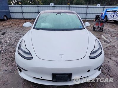Piąte zdjęcie samochodu w środku: 2019 TESLA MODEL 3 VIN:5YJ3E1EA8KF302713 - miniatura