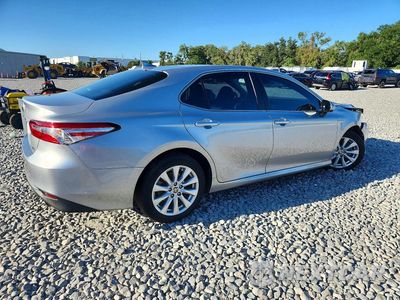 Trzecie zdjęcie samochodu z tyłu: 2020 TOYOTA CAMRY LE VIN:4T1C11AK0LU382927 - miniatura
