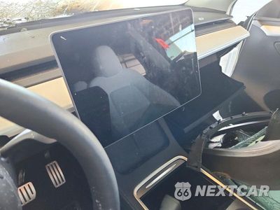 Zdjęcie 9 z 12 samochodu: 2023 TESLA MODEL Y VIN:7SAYGDEF6PF877674 - miniatura