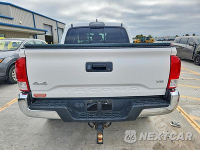 Zdjęcie 6 z 12 samochodu: 2017 TOYOTA TACOMA SR5 V6 VIN:3TMCZ5AN1HM054605 - miniatura