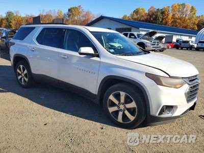 Czwarte zdjęcie samochodu z boku: 2019 CHEVROLET TRAVERSE LT VIN:1GNEVHKW0KJ155479 - miniatura