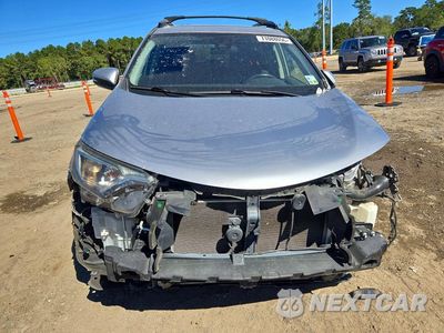 Piąte zdjęcie samochodu w środku: 2018 TOYOTA RAV4 XLE VIN:JTMWFREV6JD133566 - miniatura