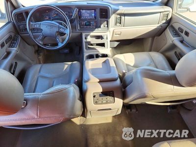Zdjęcie 8 z 12 samochodu: 2004 CHEVROLET TAHOE C1500 VIN:1GNEC13Z14R121545 - miniatura