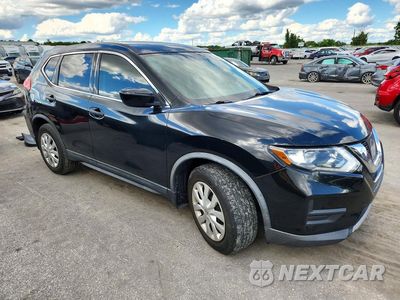 Czwarte zdjęcie samochodu z boku: 2017 NISSAN ROGUE S VIN:KNMAT2MT4HP617027 - miniatura