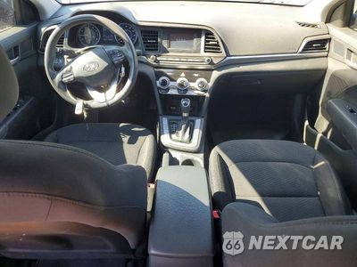 Zdjęcie 8 z 12 samochodu: 2019 HYUNDAI ELANTRA SE VIN:5NPD74LF7KH410868 - miniatura
