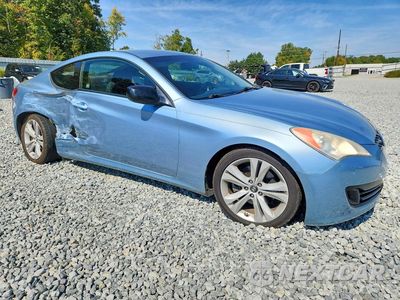 Czwarte zdjęcie samochodu z boku: 2012 HYUNDAI GENESIS COUPE 2.0T VIN:KMHHT6KD9CU070165 - miniatura