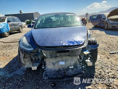 Piąte zdjęcie samochodu w środku: 2019 TESLA MODEL 3 VIN:5YJ3E1EB0KF452646 - miniatura