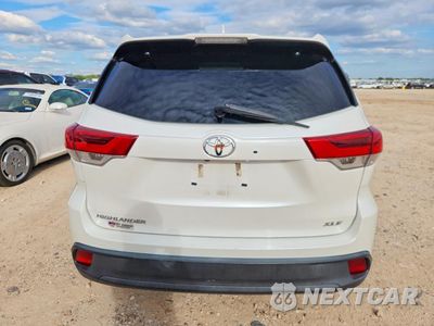 Zdjęcie 6 z 13 samochodu: 2019 TOYOTA HIGHLANDER XLE VIN:5TDKZRFH8KS333661 - miniatura