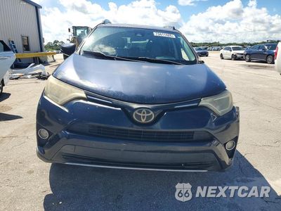 Piąte zdjęcie samochodu w środku: 2017 TOYOTA RAV4 XLE VIN:2T3WFREV7HW391270 - miniatura