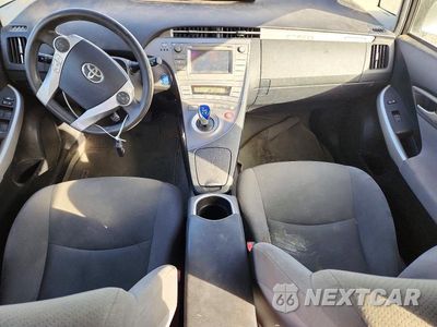 Zdjęcie 8 z 12 samochodu: 2014 TOYOTA PRIUS PLUG-IN HYBRID BASE VIN:JTDKN3DP2E3052240 - miniatura