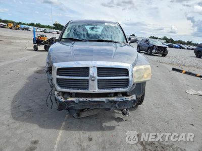 Piąte zdjęcie samochodu w środku: 2005 DODGE DAKOTA QUAD SLT VIN:1D7HE48N45S314117 - miniatura