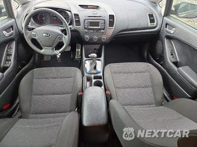 Zdjęcie 8 z 12 samochodu: 2017 KIA FORTE LX VIN:3KPFK4A79HE035050 - miniatura