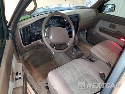 Zdjęcie 8 z 13 samochodu: 2000 TOYOTA TACOMA XTRACAB PRERUNNER VIN:4TASN92N6YZ605120 - miniatura