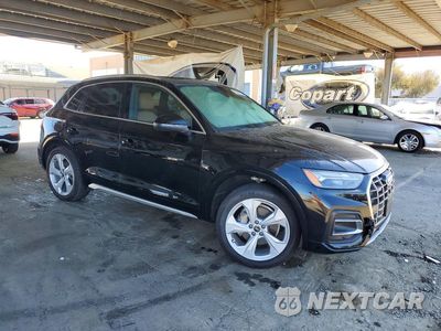 Czwarte zdjęcie samochodu z boku: 2021 AUDI Q5 PREMIUM PLUS VIN:WA1BAAFY1M2111279 - miniatura