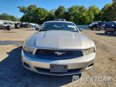 Piąte zdjęcie samochodu w środku: 2010 FORD MUSTANG VIN:1ZVBP8EN5A5169326 - miniatura
