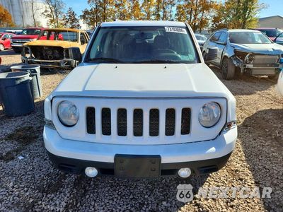 Piąte zdjęcie samochodu w środku: 2014 JEEP PATRIOT LATITUDE VIN:1C4NJRFB7ED852250 - miniatura