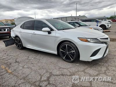 Czwarte zdjęcie samochodu z boku: 2019 TOYOTA CAMRY XSE VIN:4T1B61HK0KU818936 - miniatura