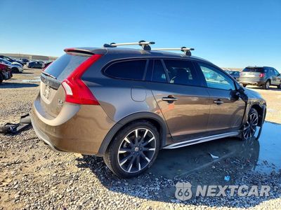 Trzecie zdjęcie samochodu z tyłu: 2016 VOLVO V60 CROSS COUNTRY PLATINUM VIN:YV4612HMXG1014449 - miniatura