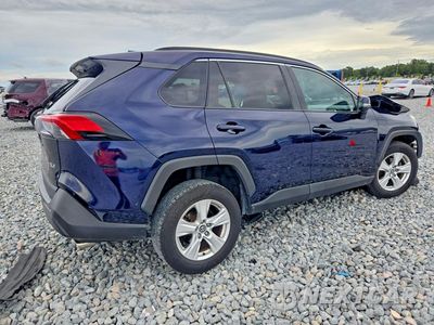 Trzecie zdjęcie samochodu z tyłu: 2020 TOYOTA RAV4 XLE VIN:2T3W1RFV9LC069107 - miniatura