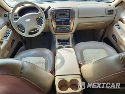 Zdjęcie 8 z 12 samochodu: 2005 FORD EXPLORER EDDIE BAUER VIN:1FMDU74K15UB49667 - miniatura