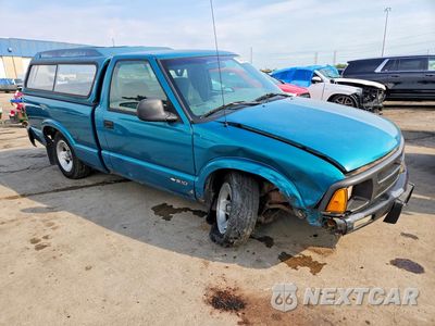 Czwarte zdjęcie samochodu z boku: 1996 CHEVROLET S TRUCK S10 VIN:1GCCS14X4TK157530 - miniatura