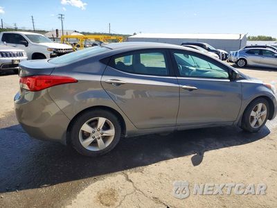 Trzecie zdjęcie samochodu z tyłu: 2013 HYUNDAI ELANTRA GLS VIN:5NPDH4AEXDH317028 - miniatura