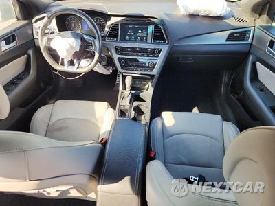 Zdjęcie 8 z 12 samochodu: 2017 HYUNDAI SONATA SPORT 2.0T VIN:5NPE34AB6HH543775 - miniatura