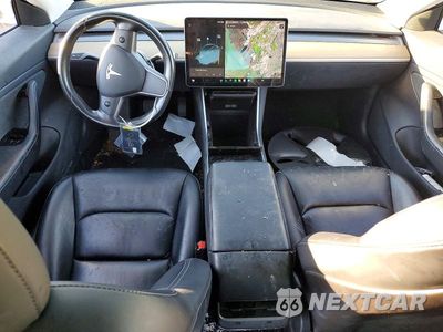 Zdjęcie 8 z 12 samochodu: 2019 TESLA MODEL 3 VIN:5YJ3E1EAXKF410010 - miniatura