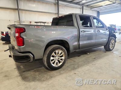 Trzecie zdjęcie samochodu z tyłu: 2021 CHEVROLET SILVERADO K1500 CUSTOM VIN:1GCUYBEF4MZ149564 - miniatura