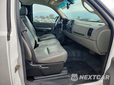 Zdjęcie 7 z 12 samochodu: 2007 GMC NEW SIERRA C1500 VIN:1GTEC14097Z533581 - miniatura