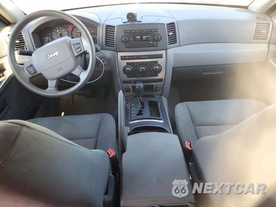 Zdjęcie 8 z 13 samochodu: 2005 JEEP GRAND CHEROKEE LAREDO VIN:1J4GR48K45C513379 - miniatura