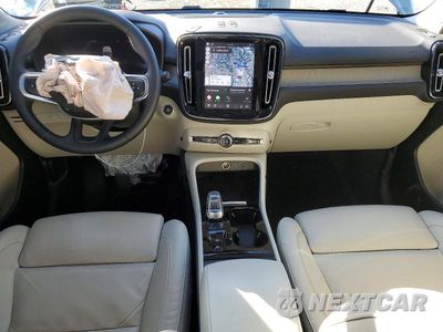 Zdjęcie 8 z 13 samochodu: 2023 VOLVO XC40 ULTIMATE VIN:YV4L12UA8P2092334 - miniatura