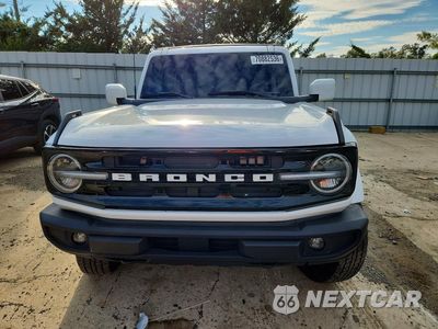 Piąte zdjęcie samochodu w środku: 2025 FORD BRONCO OUTER BANKS VIN:1FMDE8BH0SLB65807 - miniatura