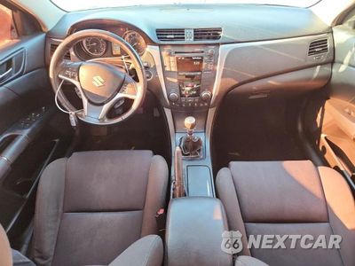 Zdjęcie 8 z 12 samochodu: 2011 SUZUKI KIZASHI SPORT GTS VIN:JS2RE9A67B6110095 - miniatura