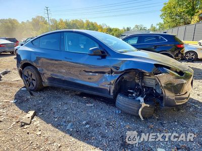 Czwarte zdjęcie samochodu z boku: 2025 TESLA MODEL Y VIN:7SAYGDEE4SA360144 - miniatura