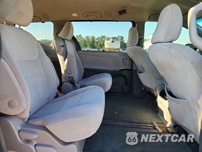 Zdjęcie 11 z 13 samochodu: 2017 TOYOTA SIENNA LE VIN:5TDKZ3DC2HS832081 - miniatura