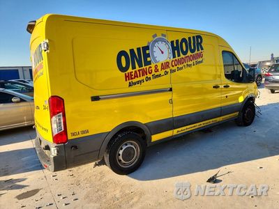 Trzecie zdjęcie samochodu z tyłu: 2018 FORD TRANSIT T-150 VIN:1FTYE2CM0JKB46032 - miniatura