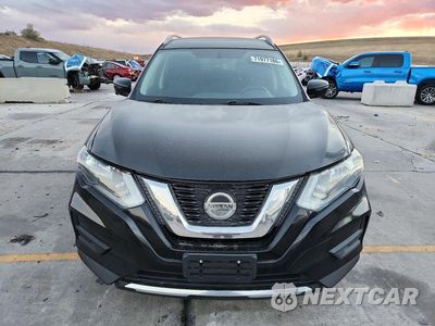 Piąte zdjęcie samochodu w środku: 2018 NISSAN ROGUE SV VIN:5N1AT2MV5JC810507 - miniatura