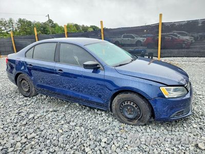 Czwarte zdjęcie samochodu z boku: 2014 VOLKSWAGEN JETTA BASE VIN:3VW2K7AJ4EM355466 - miniatura