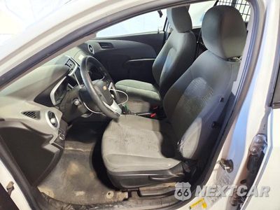 Zdjęcie 7 z 12 samochodu: 2018 CHEVROLET SONIC VIN:1G1JG6SH0J4110314 - miniatura
