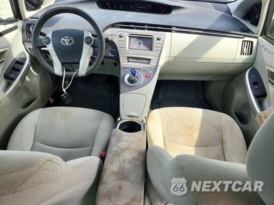 Zdjęcie 8 z 12 samochodu: 2013 TOYOTA PRIUS TWO VIN:JTDKN3DU3D1720787 - miniatura