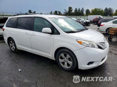 Czwarte zdjęcie samochodu z boku: 2017 TOYOTA SIENNA LE VIN:5TDKZ3DC2HS870412 - miniatura