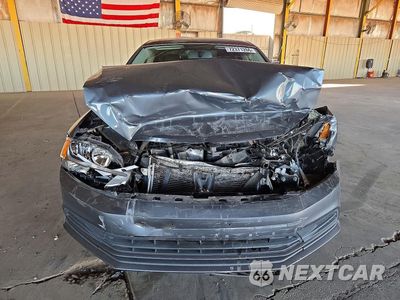 Piąte zdjęcie samochodu w środku: 2016 VOLKSWAGEN JETTA S VIN:3VW267AJ6GM270488 - miniatura