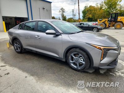 Czwarte zdjęcie samochodu z boku: 2026 KIA K4 LXS VIN:3KPFT4DE2TE307941 - miniatura