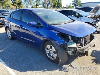 Czwarte zdjęcie samochodu z boku: 2017 KIA FORTE LX VIN:3KPFK4A79HE032696 - miniatura