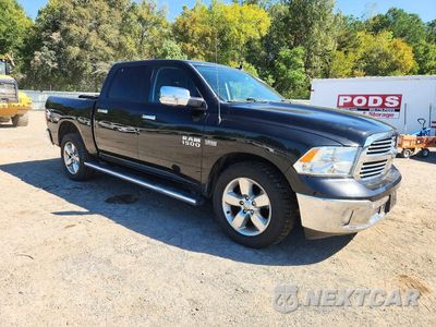 Czwarte zdjęcie samochodu z boku: 2018 RAM 1500 SLT VIN:3C6RR7LT3JG178551 - miniatura