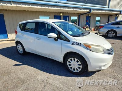 Czwarte zdjęcie samochodu z boku: 2015 NISSAN VERSA NOTE S PLUS VIN:3N1CE2CP2FL376085 - miniatura