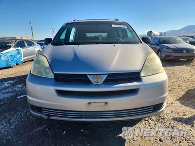 Piąte zdjęcie samochodu w środku: 2004 TOYOTA SIENNA LE 8 PASSENGER VIN:5TDZA23C74S094113 - miniatura